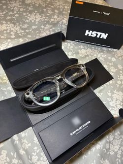 Meta glasses
