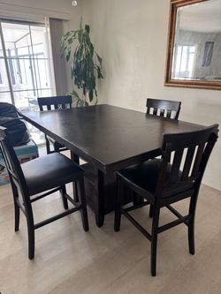 Dining Table Set