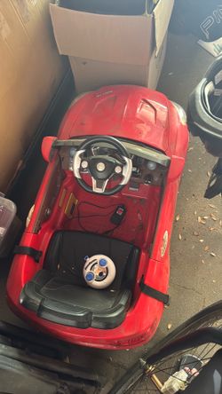 Radio controlled 12V ride on car Honey Joy for toddlers