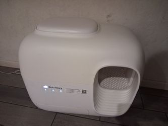 Petsnowy  self cleaning litter box