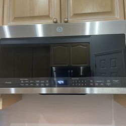 GE Appliances / Profile Stainless Steel 