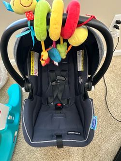 GRACO infant car seat
