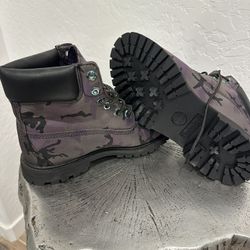 Ladies Size 8 Timberlands 