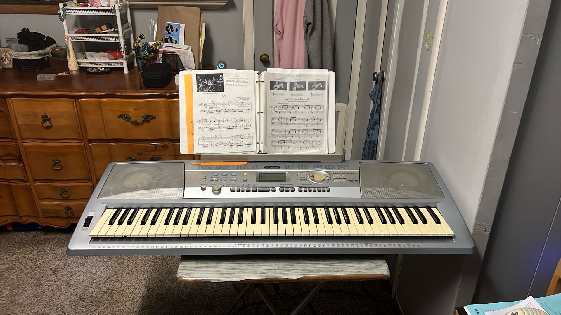 Yamaha Portable Grand DGX-202 W/pedal & Bench