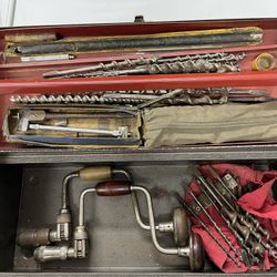 Auger drills and Braces, includes Toolbox - A Lot of Vintage Tools