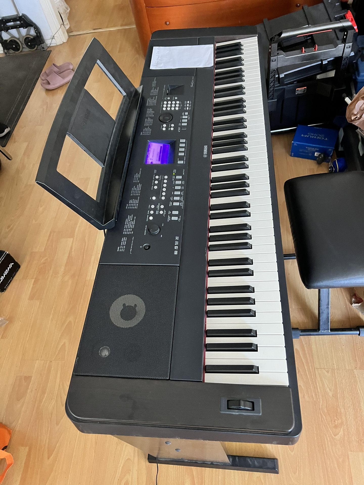 Yamaha Portable Grand DGX-650 Digital Piano