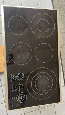 Wolf Electric Induction Cooktop 5-Burner