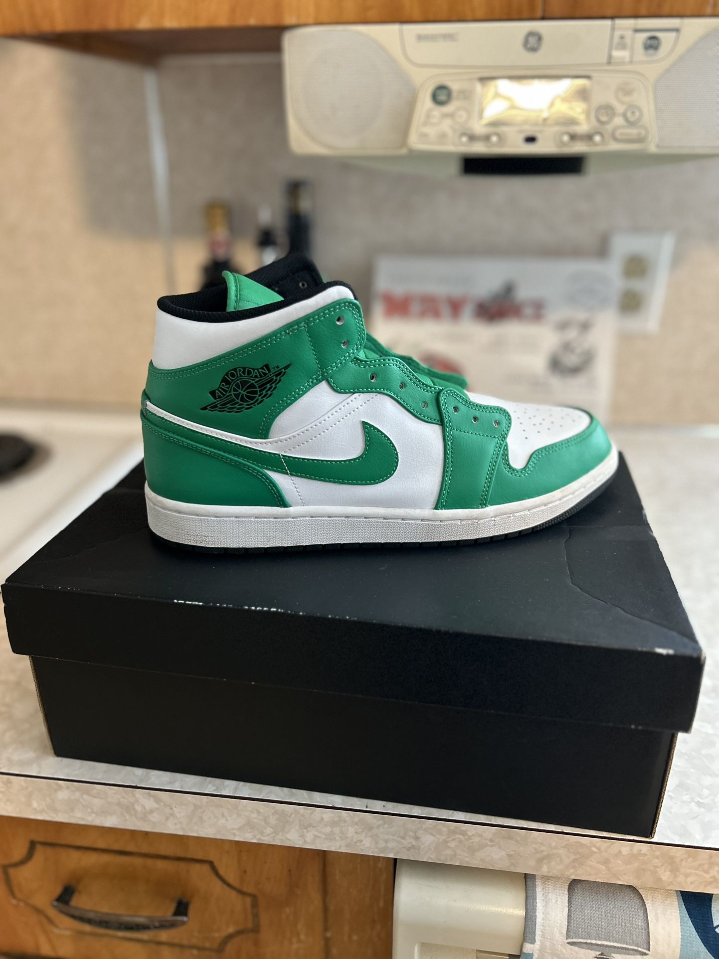 Green And White Air Jorden 1