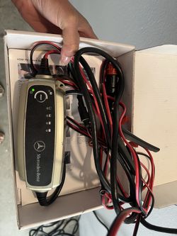 Genuine Mercedes-Benz Trickle Battery Charger