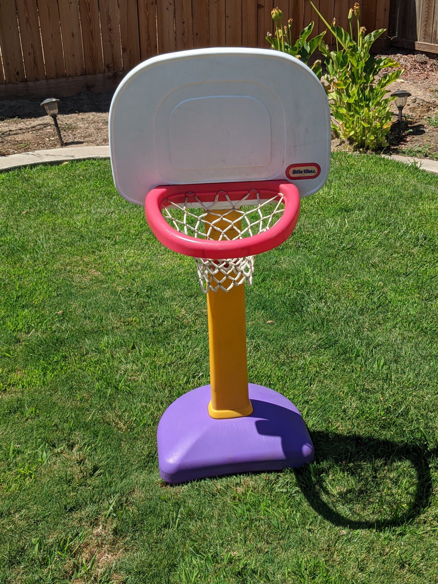 Basketball hoop. Little tikes