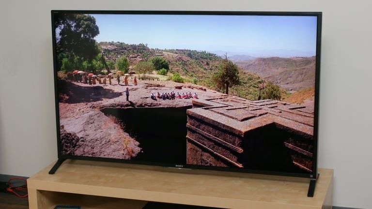 3D Sony flatscreen LCD TV - w/glasses