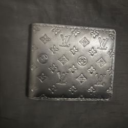 ALL BLACK LOUIS VUITTON BI FOLD WALLET