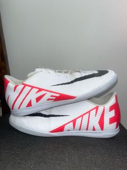 Nike Mercurial Vapor Indoor Soccer Shoes - White/Red - Good Condition - Size 8.5