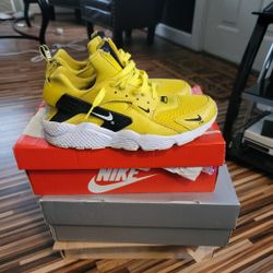 Harauche Zip Great Condition Sz 9.5 $100