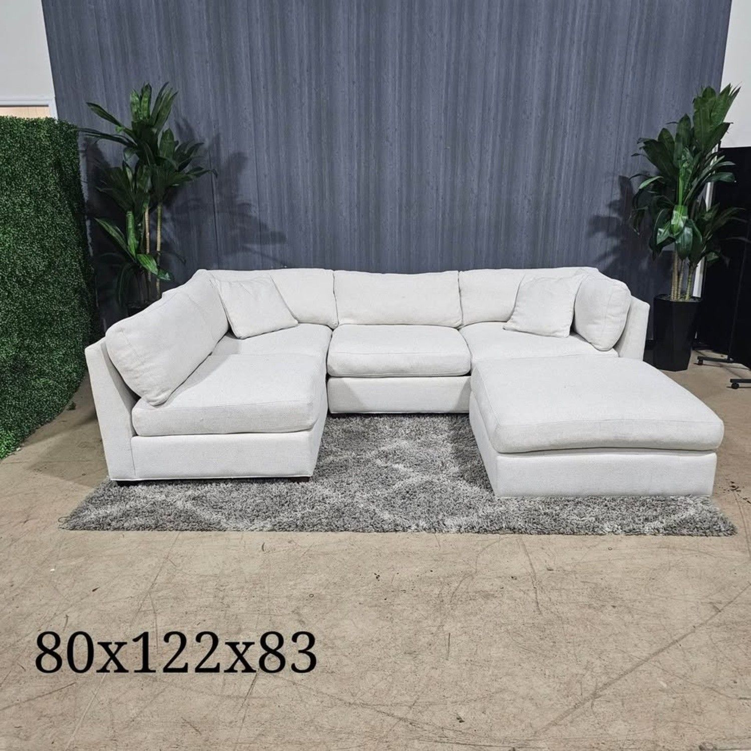 🛋️ White Comfy Sectional Sofa (Delivery Available!! )