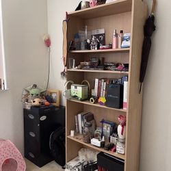 📚 Versatile Wooden Shelf – Perfect for Any Room! 📚