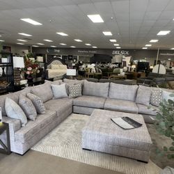 4PC Queen Bedroom Set - Bed, Dresser, Mirror  &  Nightstand