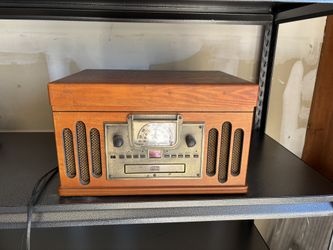 OBO: Crosley Rochester Vintage Record Player (Needs Needle)