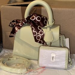 Small lime, purse with scarf 