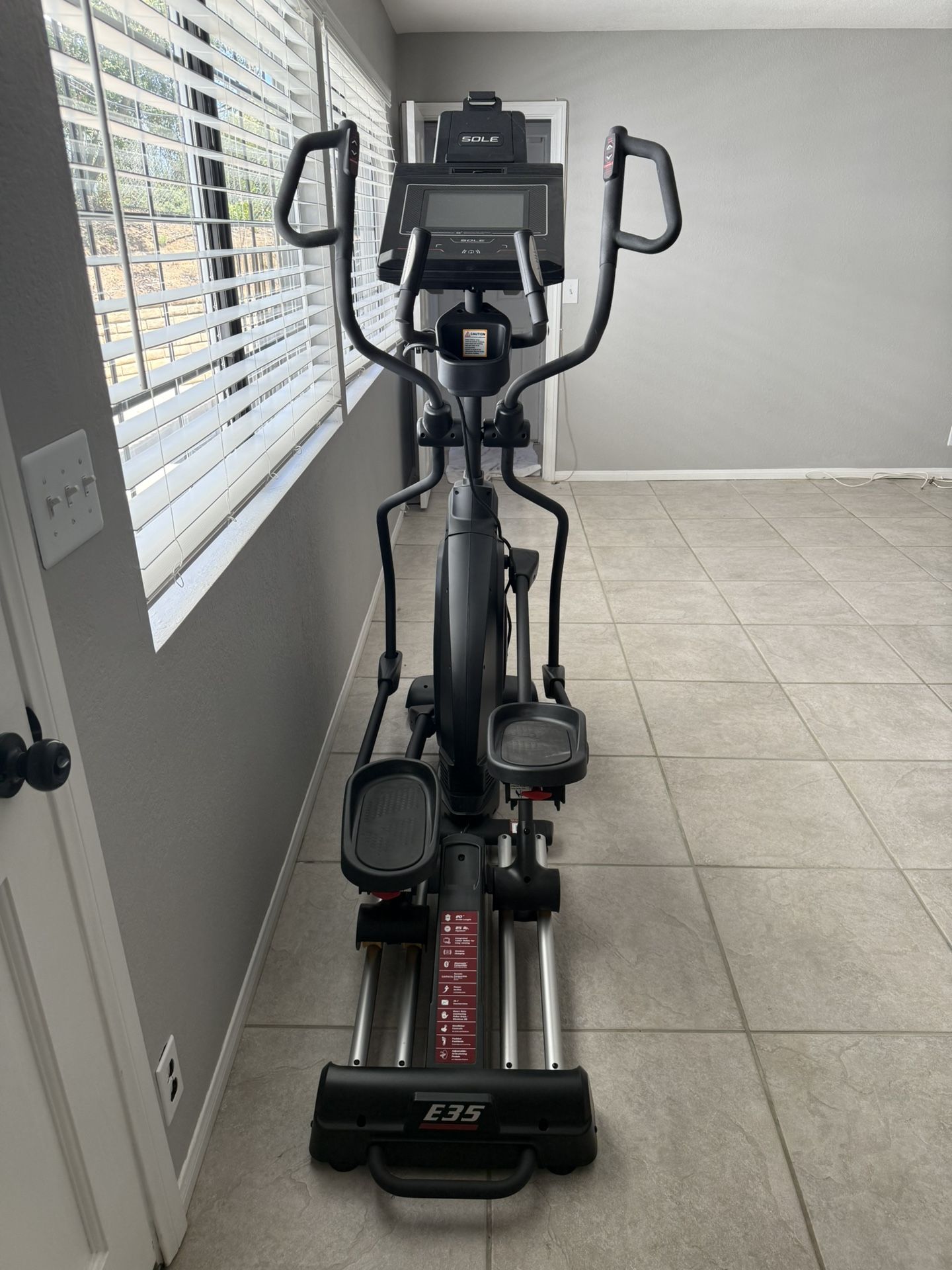 SOLE E35 Elliptical – Like New