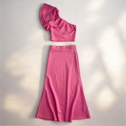 Gorgeous crop top skirt set size small