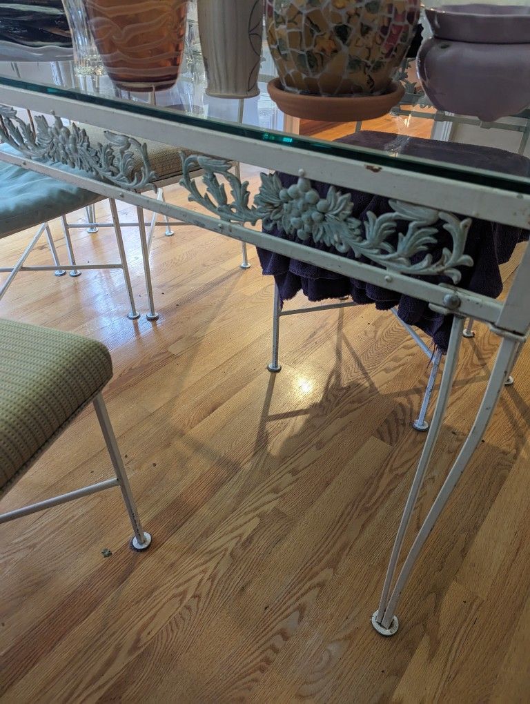Vintage Wrought Iron Patio & Sunroom Furniture
