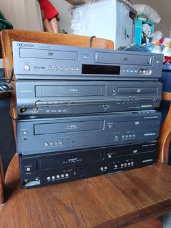 Lot 4 VHS DVD Combos Not working Not tested. Sold as Is. For Parts. No Funcionan