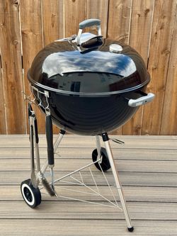 Weber 22-inch Kettle Charcoal Grill Black