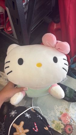 Hello Kitty plushie