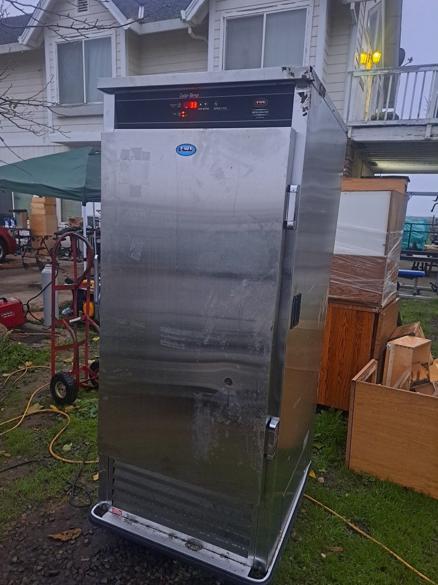Friday SALE $500 COMMERCIAL REFRIGERATOR 