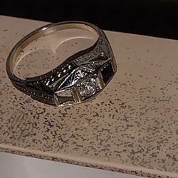 Vintage Engagement Ring Missing One Sapphire On The Side 18 Karat Gold