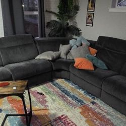 Sectional Couch 