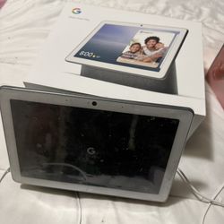 Google Hub Max