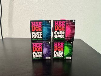 Fuzz ball Needoh   (Authentic) -needoh/squeezy toy squeeezy