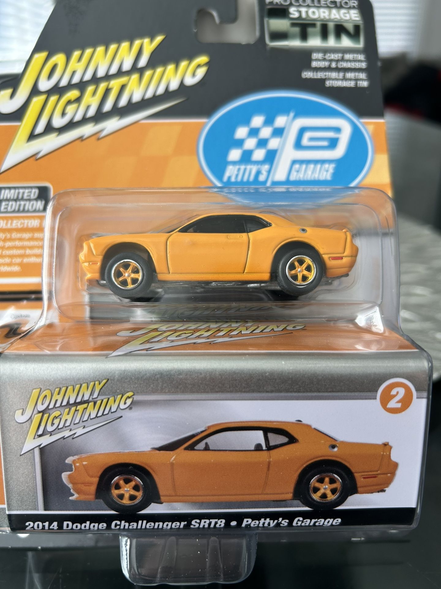 2014 Dodge Challenger SRT8 Pretty’s Garage Collectibles Toys
