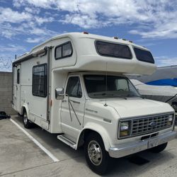 1990 Ford/ mobile traveler 210rb