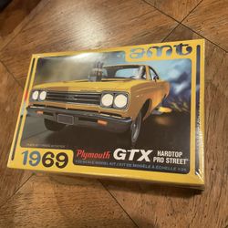 AMT Model Car 1969 Plymouth GTX Hardtop Pro Street 1:25 Scale