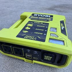 Ryobi Power Inverter 800Watts 