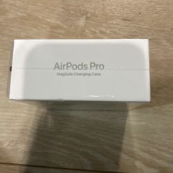 Apple airpods pro (2nd generation) Brand New in box