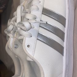 Adidas Size 10 Women’s Shoes 