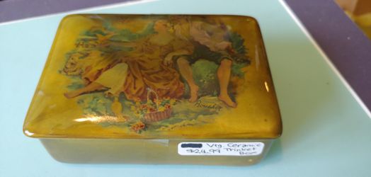 CERAMIC TRINKET BOX
