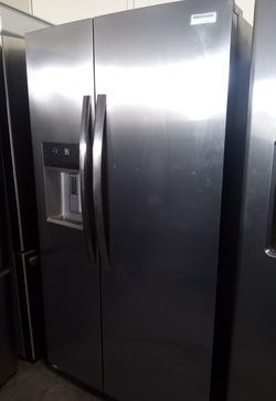 Frigidaire Side By Side Counter Depth Refrigerador Side by Side With high Efficiency
