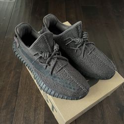 Yeezy 350 Black Reflective 11.5 Like New
