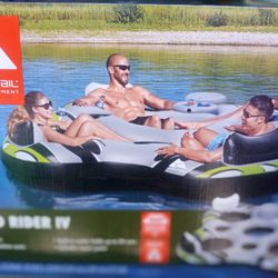 4 Person Raft  with Ice Chest Cooler