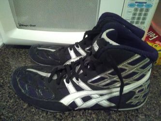 Asics wrestling sneakers good condition size 11