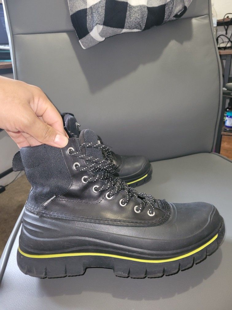 85$ 4 ALL Waterproof Boots/Shoes Size 7-8Mens