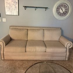  Bassett Couch