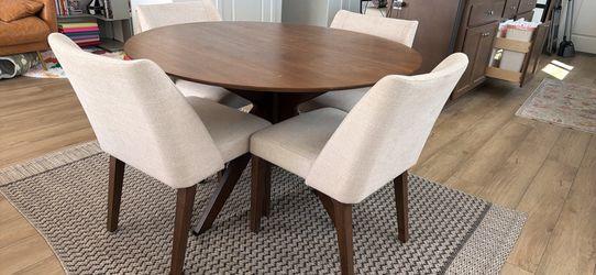 Walnut Round Pedestal Table with 4 Chairs