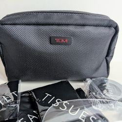 TUMI For Delta Air Lines Black Fabric Toiletry Makeup Amenity Travel Kit Bag