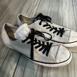 Mens Converse Chucks Off White- - size 10.5. Good condition
